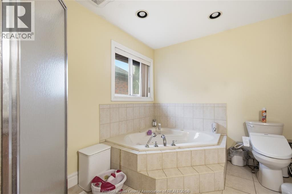 769 Massimo Crescent, Windsor, ON - Indoor Photo Showing Bathroom