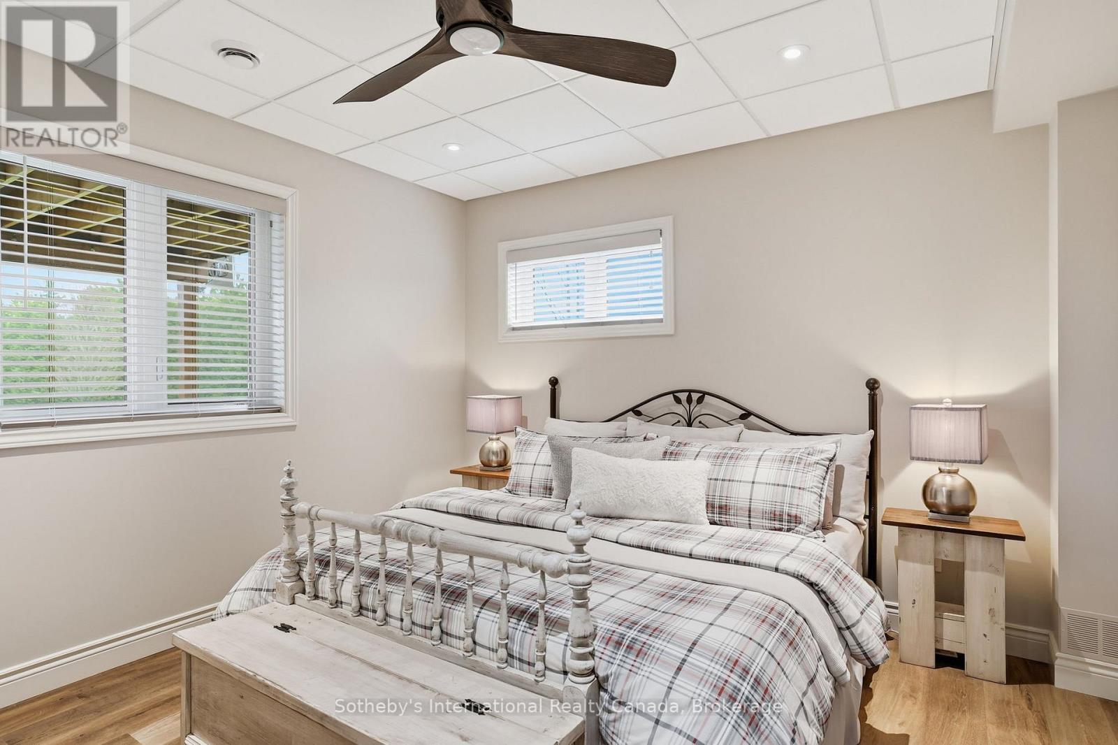 565332 Sideroad 7A, Grey Highlands, ON - Indoor Photo Showing Bedroom