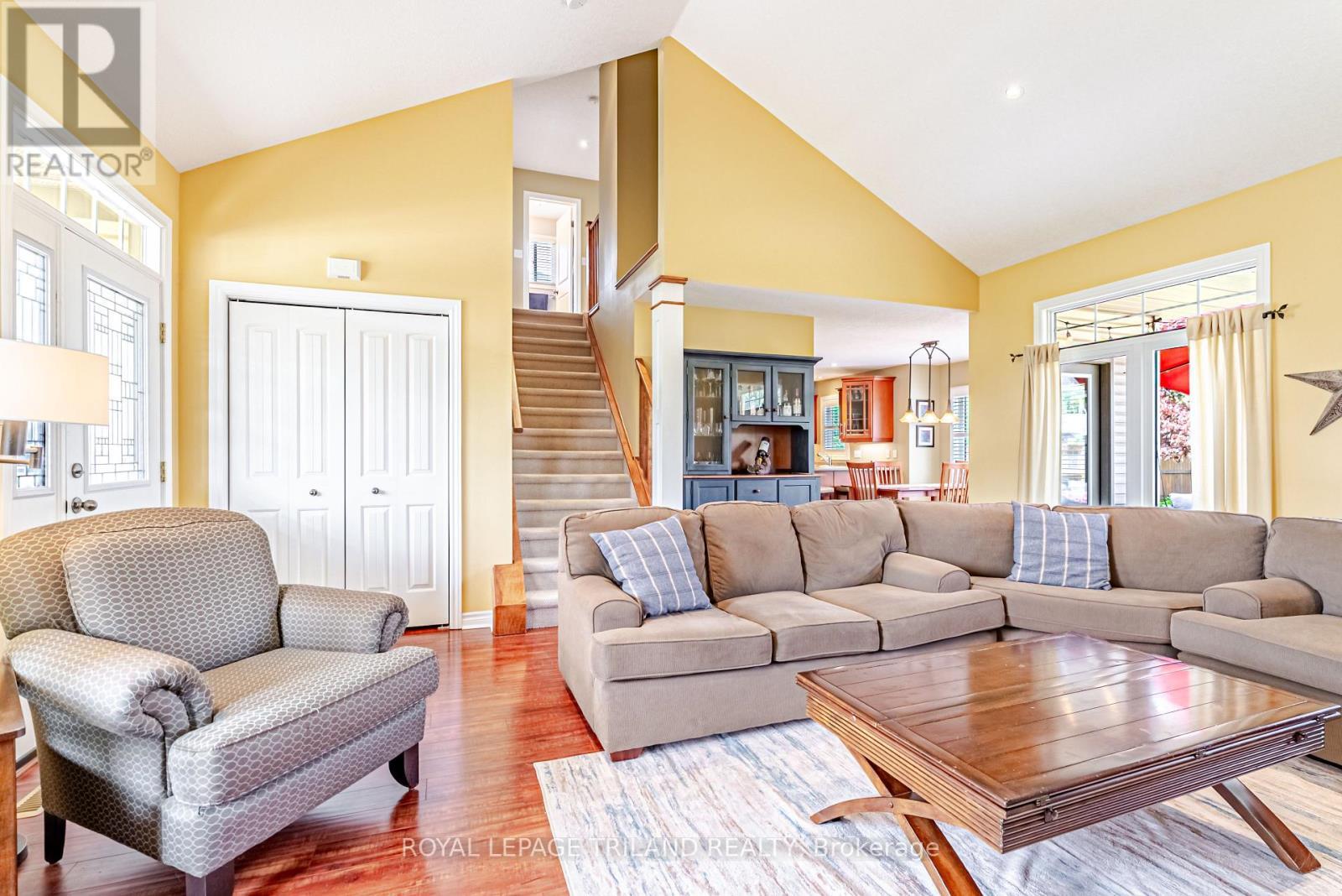 26 Augusta Crescent, St. Thomas, ON - Indoor Photo Showing Living Room