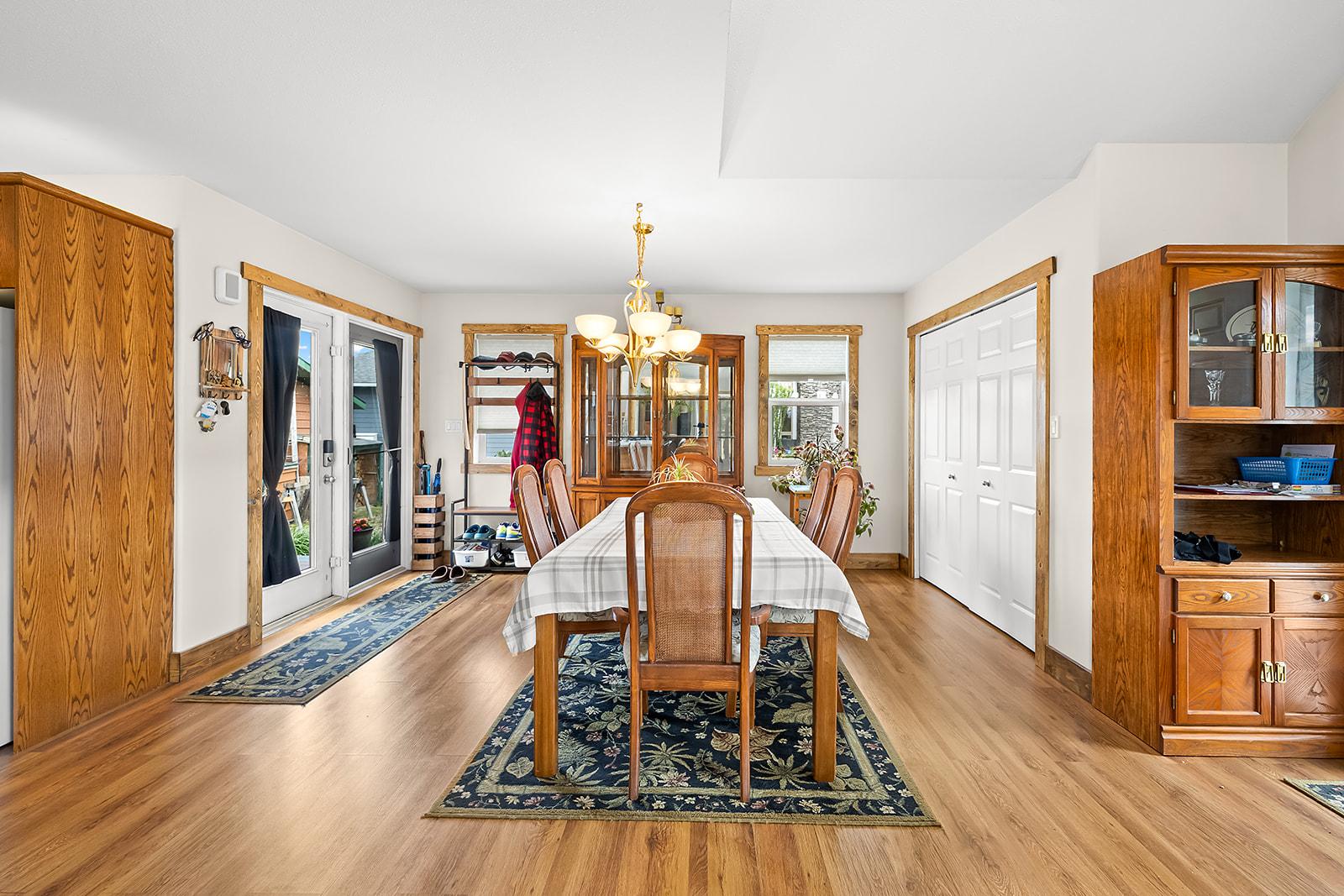 6738 Cameron Pond Road, Wasa, BC - Indoor Photo Showing Dining Room