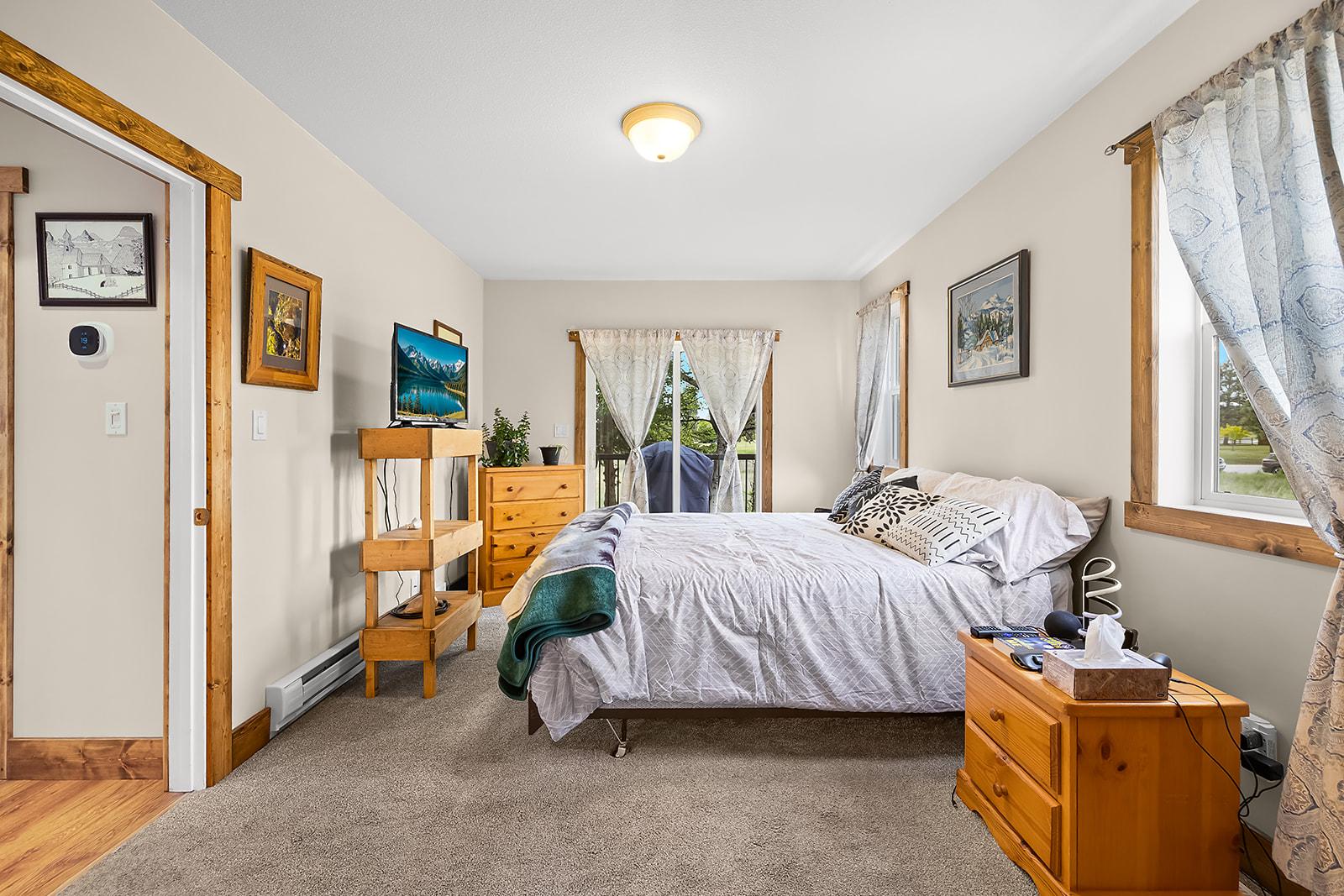 6738 Cameron Pond Road, Wasa, BC - Indoor Photo Showing Bedroom