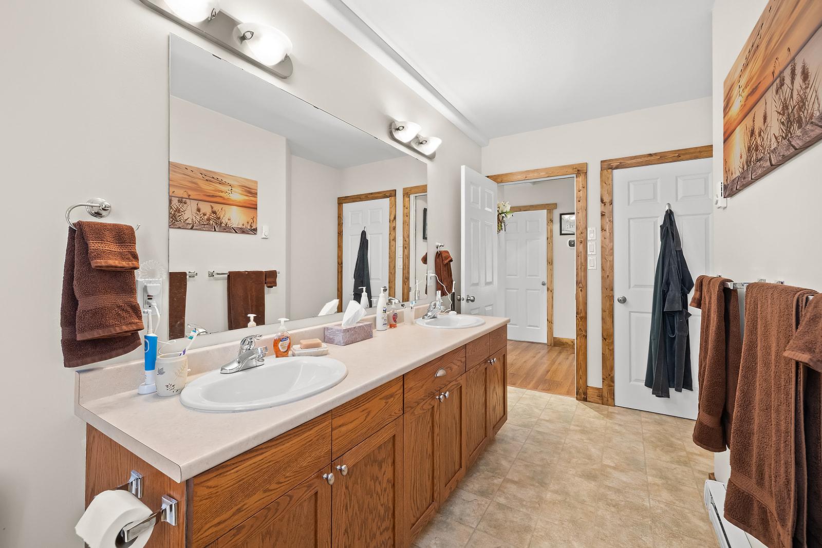 6738 Cameron Pond Road, Wasa, BC - Indoor Photo Showing Bathroom