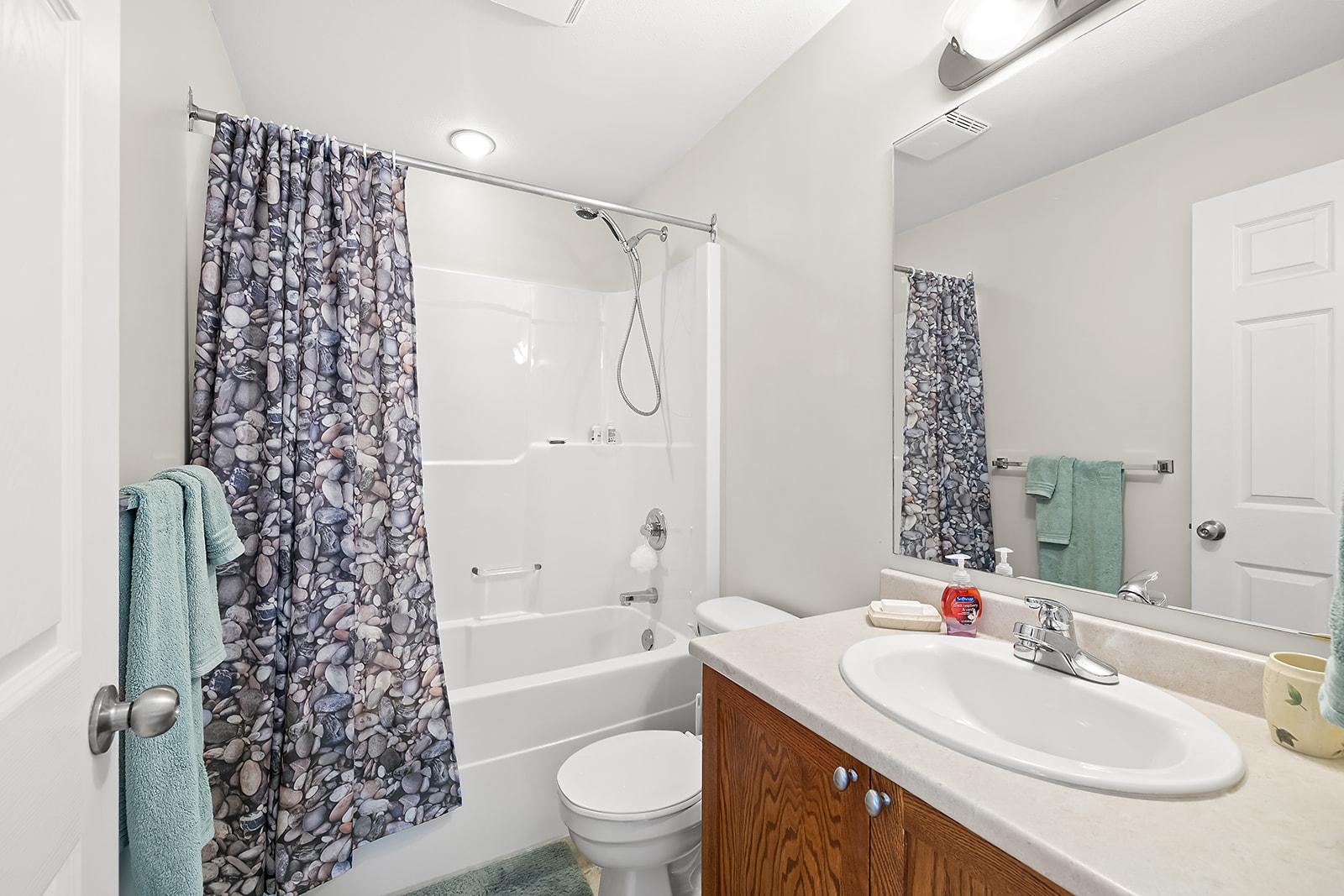 6738 Cameron Pond Road, Wasa, BC - Indoor Photo Showing Bathroom