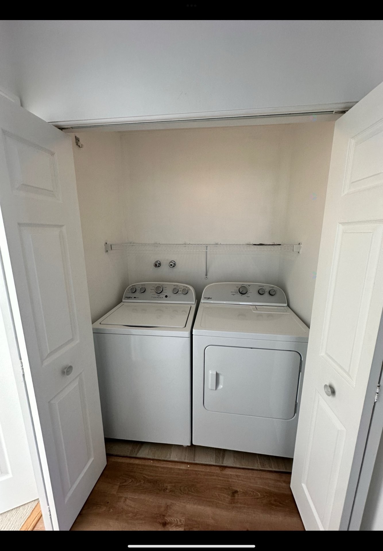Salle de lavage - 101-220 Boul. Binette, Saint-Eustache, QC - Indoor Photo Showing Laundry Room