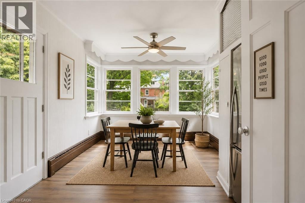 167 Balmoral Avenue S, Hamilton, ON - Indoor Photo Showing Dining Room