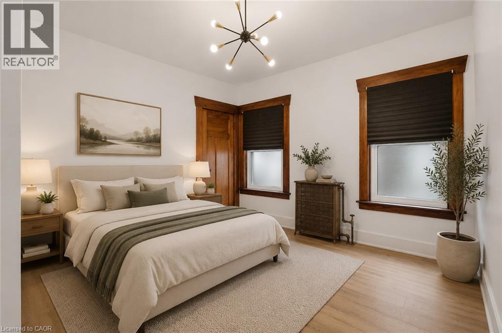 167 Balmoral Avenue S, Hamilton, ON - Indoor Photo Showing Bedroom