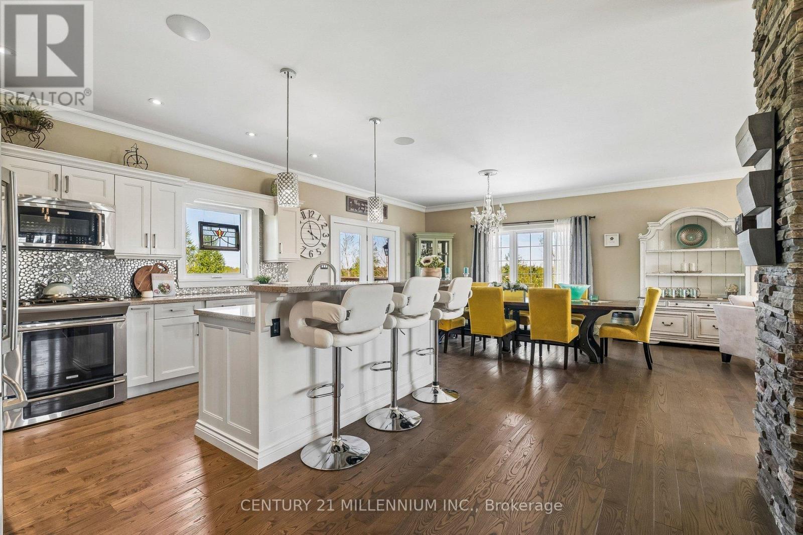 434541 4Th Line, Amaranth, ON - Indoor Photo Showing Kitchen With Upgraded Kitchen