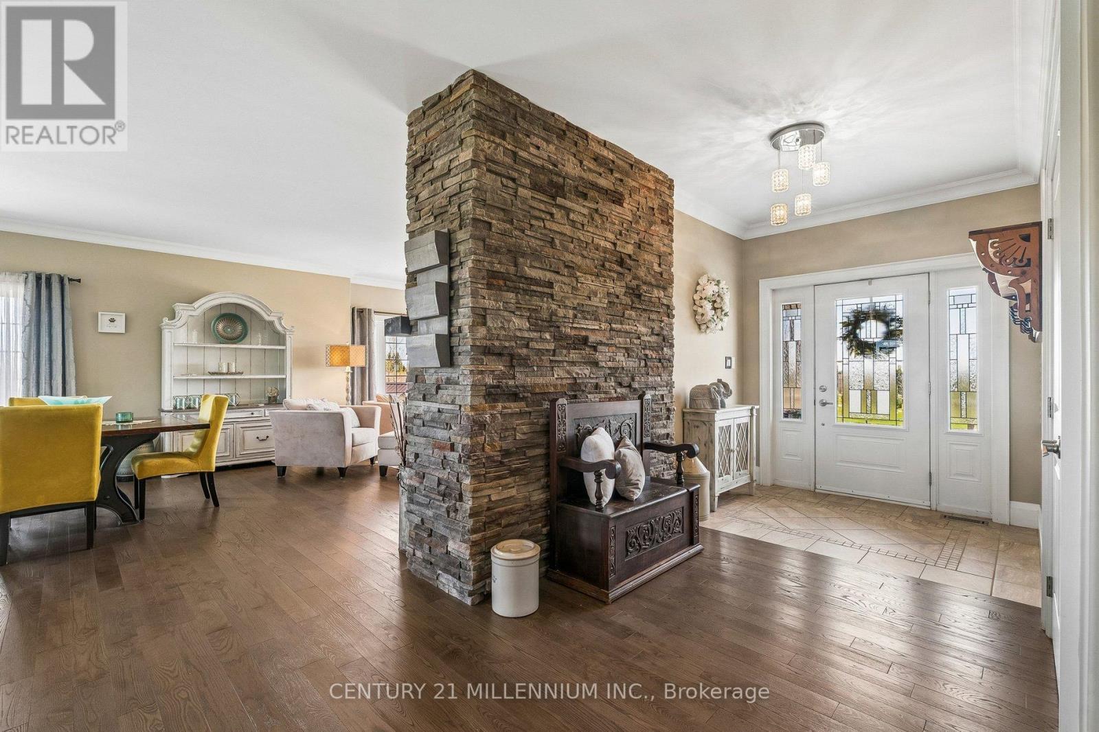 434541 4Th Line, Amaranth, ON - Indoor With Fireplace