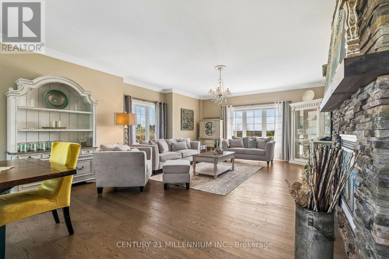 434541 4Th Line, Amaranth, ON - Indoor Photo Showing Living Room