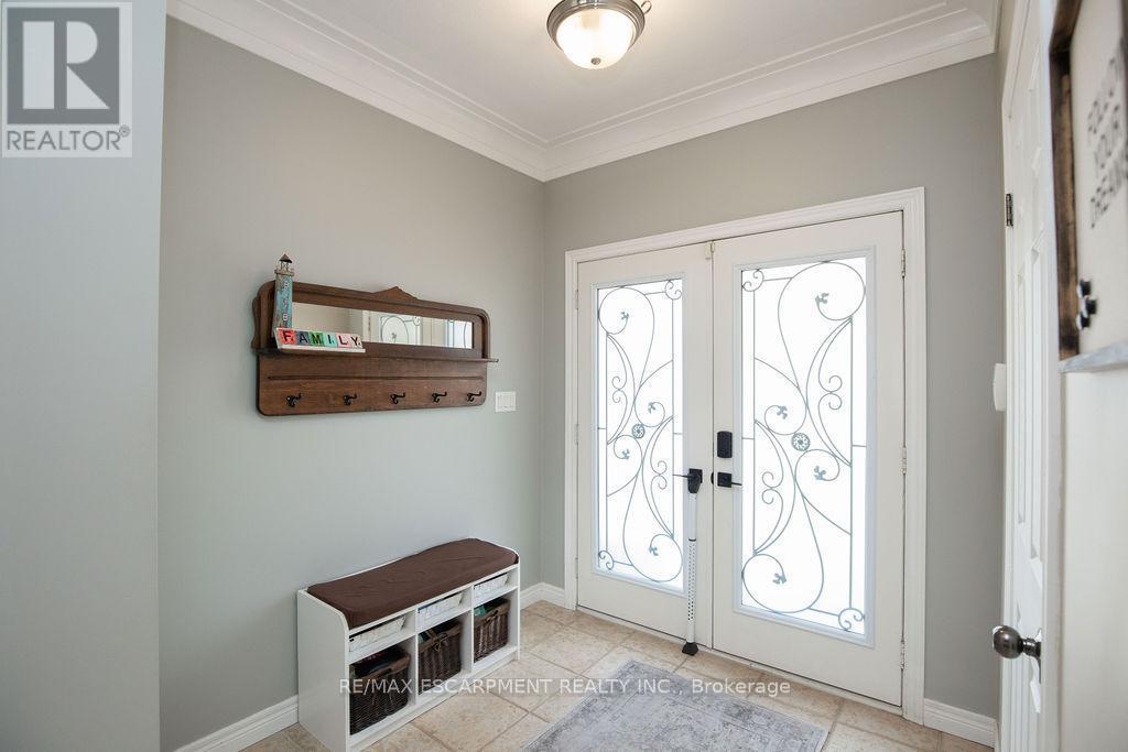 15 Meadowbank Drive, Hamilton, ON - Indoor Photo Showing Other Room