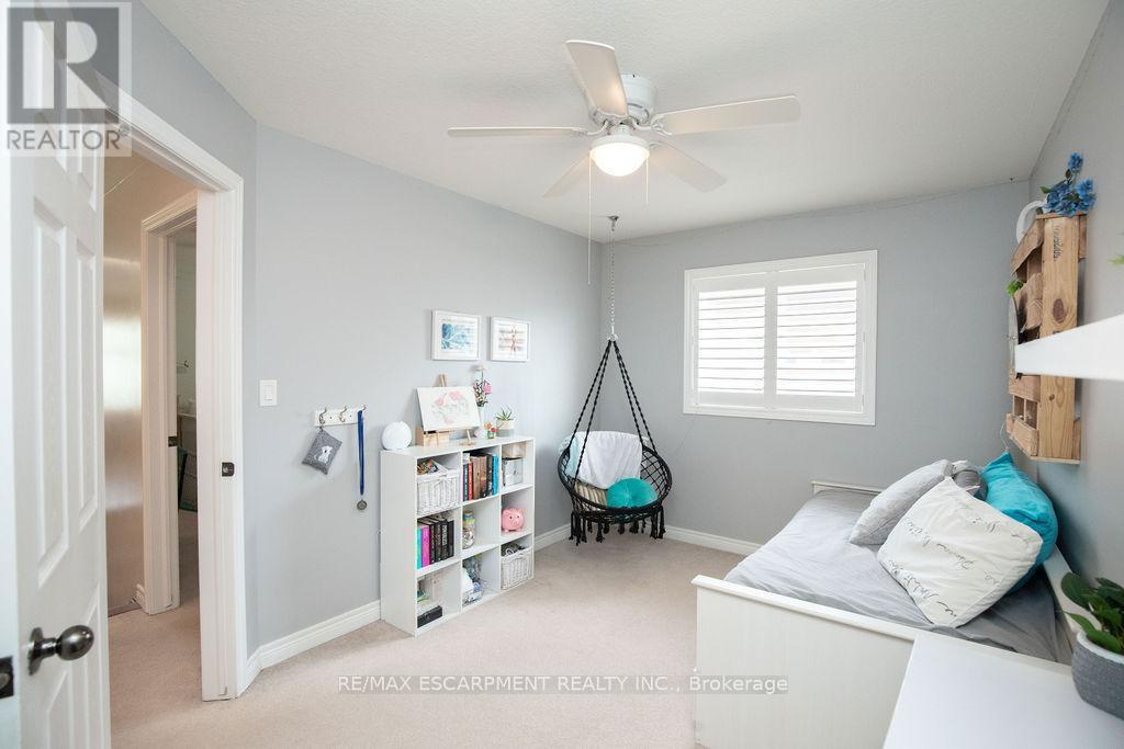 15 Meadowbank Drive, Hamilton, ON - Indoor