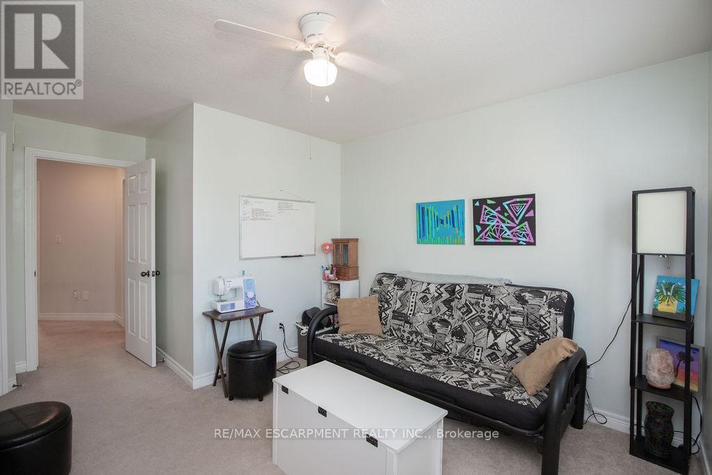 15 Meadowbank Drive, Hamilton, ON - Indoor