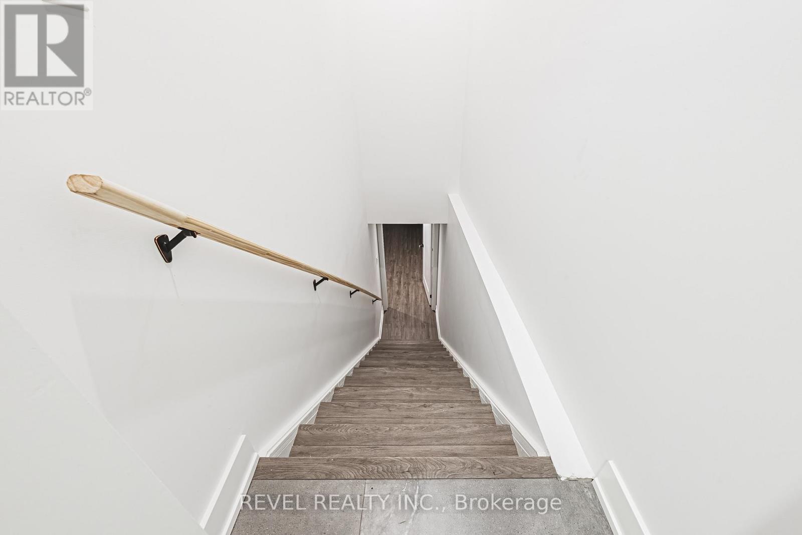 1127 Main Street E, Hamilton, ON