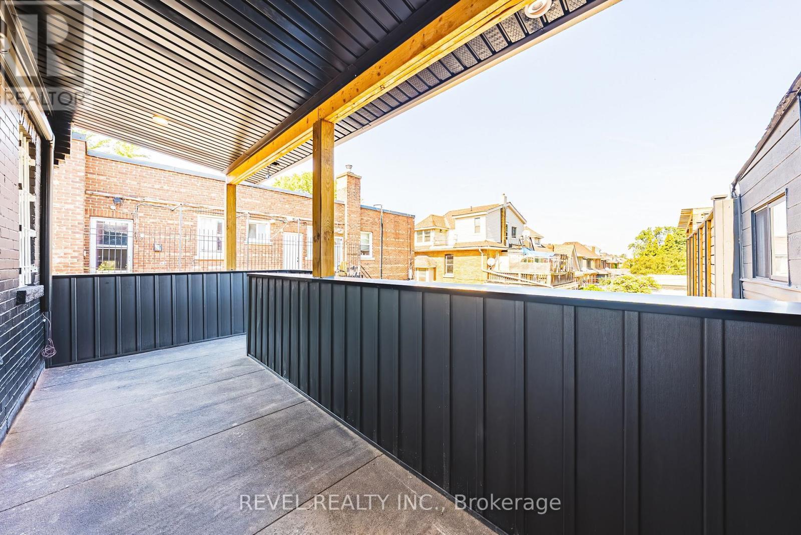 1127 Main Street E, Hamilton, ON