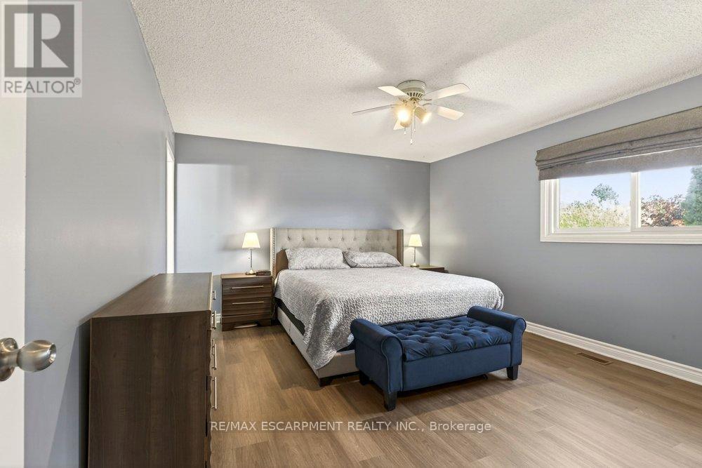 72 Gurnett Drive, Hamilton, ON - Indoor Photo Showing Bedroom