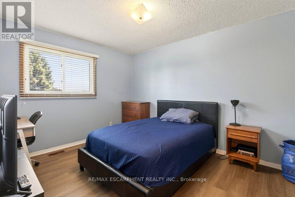 72 Gurnett Drive, Hamilton, ON - Indoor Photo Showing Bedroom