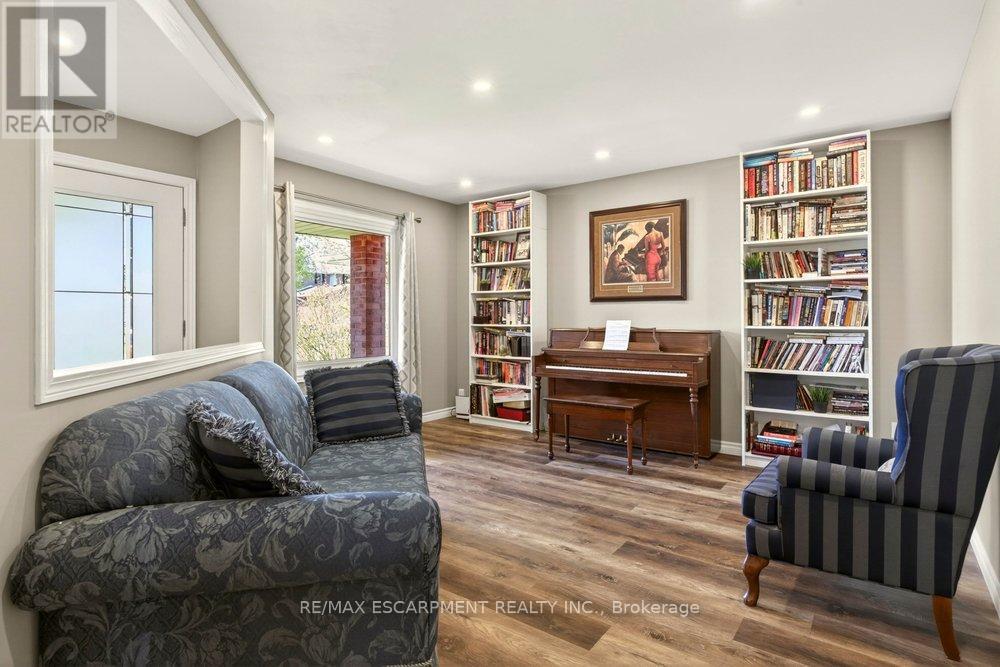 72 Gurnett Drive, Hamilton, ON - Indoor