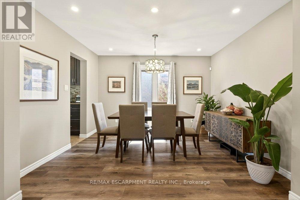 72 Gurnett Drive, Hamilton, ON - Indoor Photo Showing Dining Room