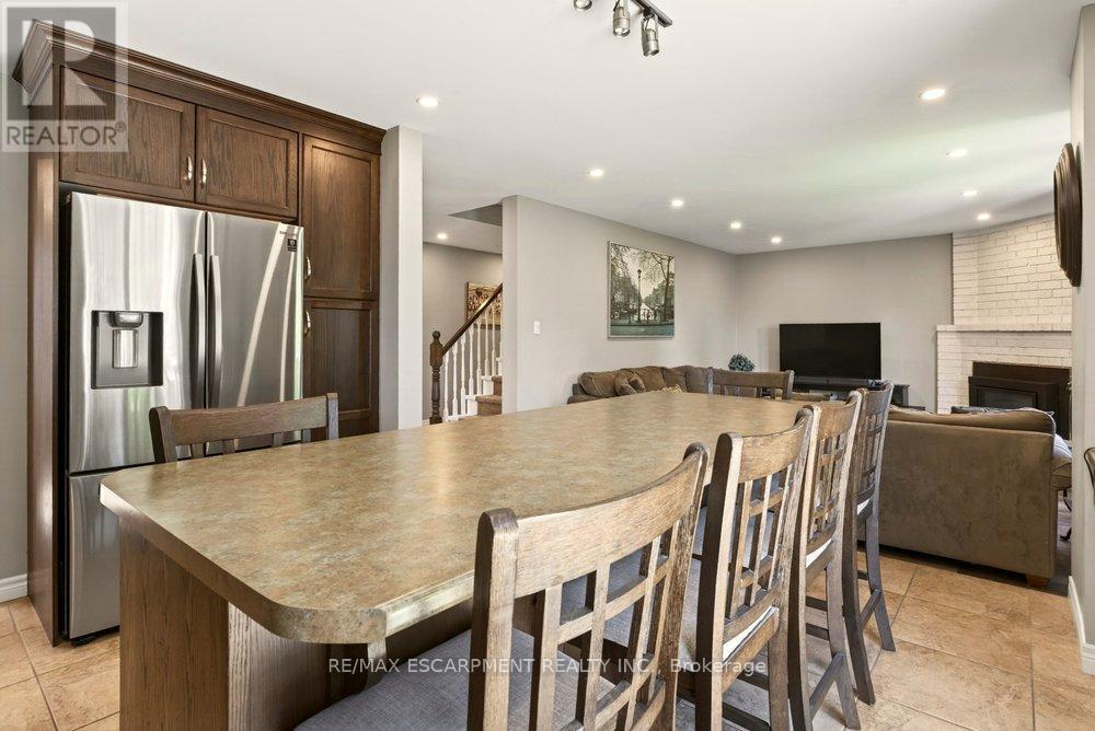 72 Gurnett Drive, Hamilton, ON - Indoor Photo Showing Dining Room