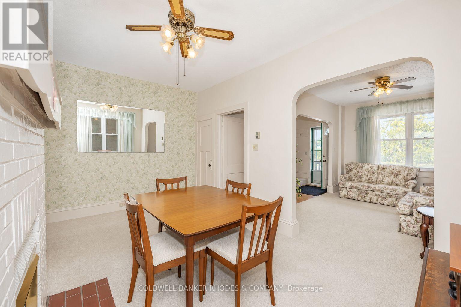 Digitally enhanced - 1758 Scott Street, Ottawa, ON - Indoor Photo Showing Dining Room