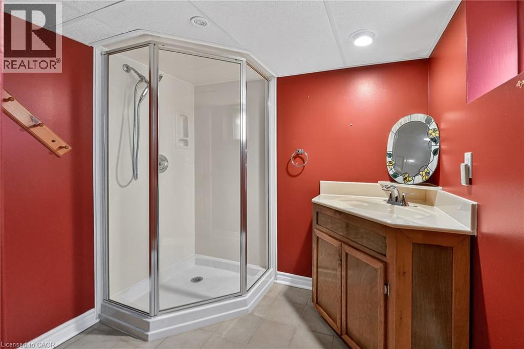 117 Stewartdale Avenue, Hamilton, ON - Indoor Photo Showing Bathroom