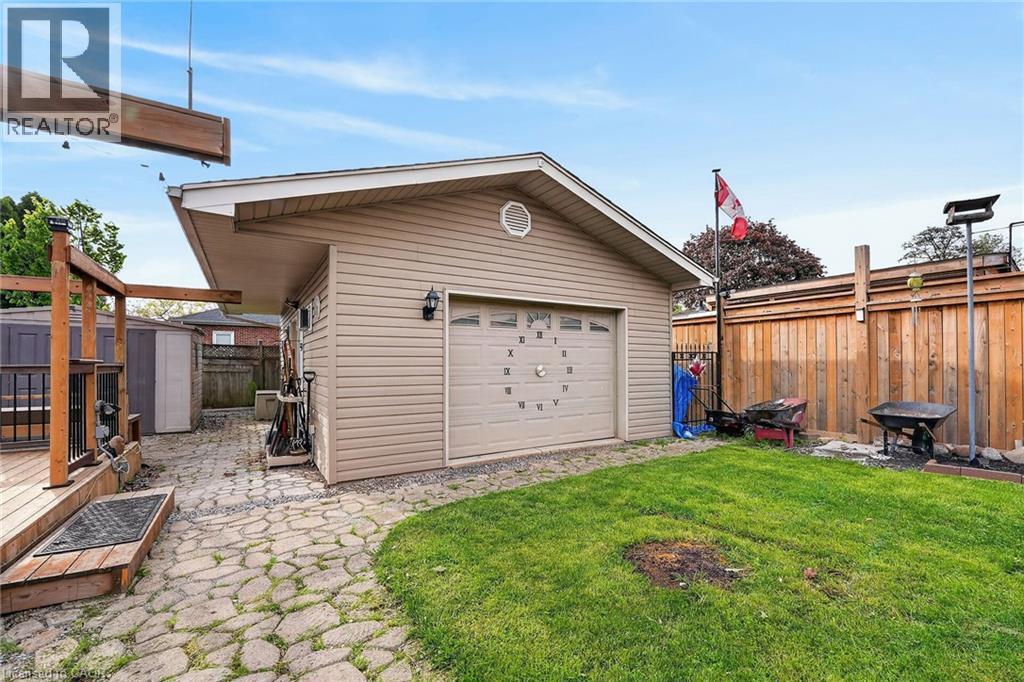 117 Stewartdale Avenue, Hamilton, ON - Outdoor With Deck Patio Veranda With Exterior