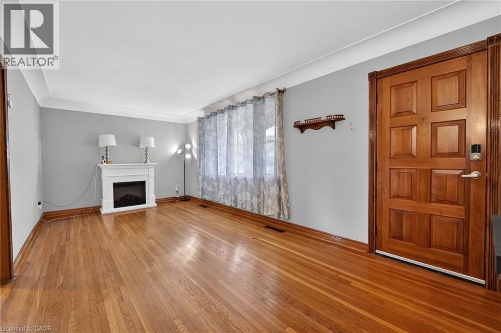117 Stewartdale Avenue, Hamilton, ON - Indoor With Fireplace