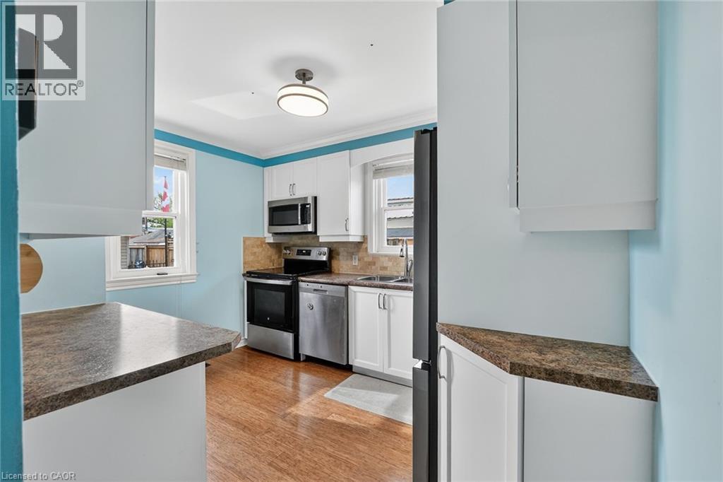 117 Stewartdale Avenue, Hamilton, ON - Indoor Photo Showing Kitchen