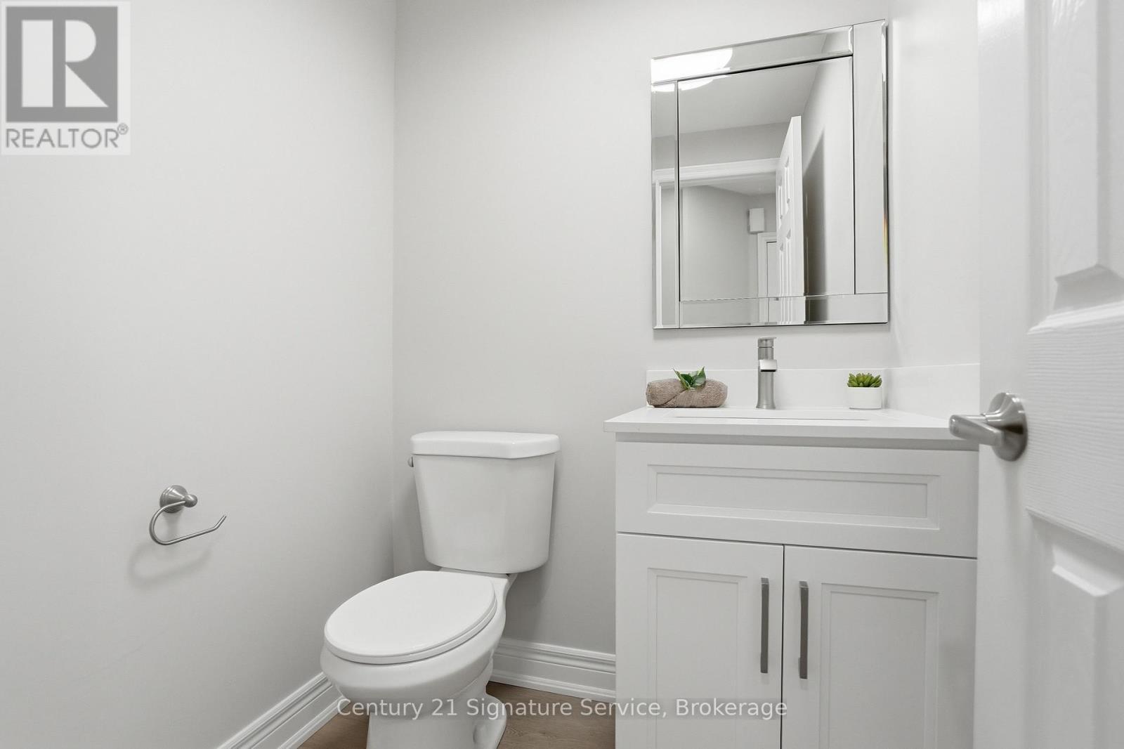 3811 Densbury Drive, Mississauga, ON - Indoor Photo Showing Bathroom