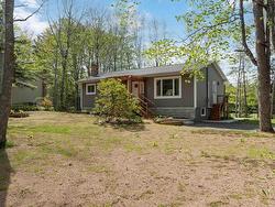380 Hall Road South Greenwood, NS B0P 1R0
