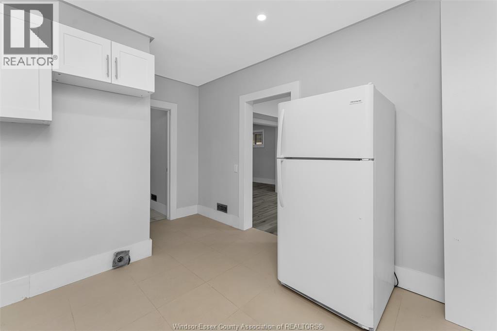 1525 Dougall, Windsor, ON - Indoor
