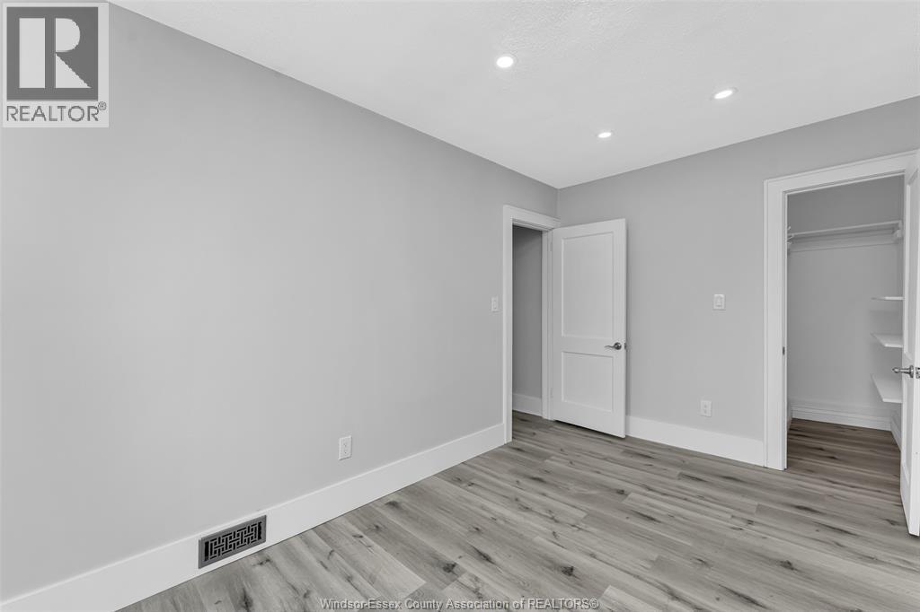 1525 Dougall, Windsor, ON - Indoor Photo Showing Other Room