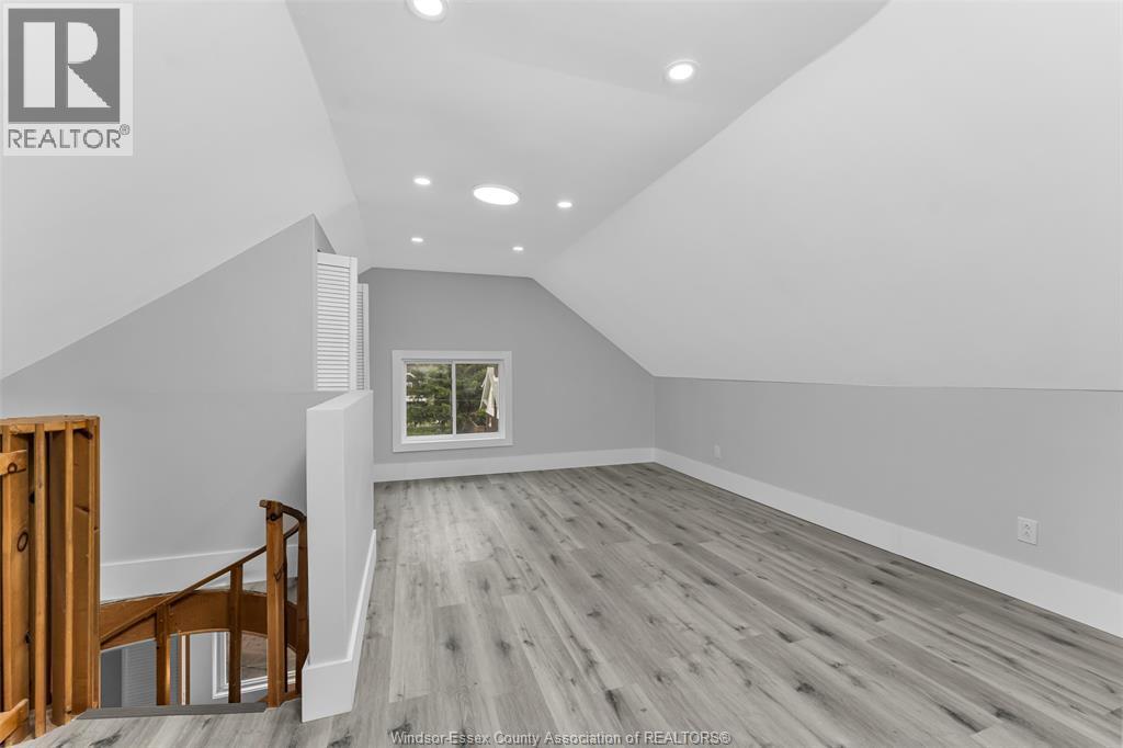 1525 Dougall, Windsor, ON - Indoor Photo Showing Other Room
