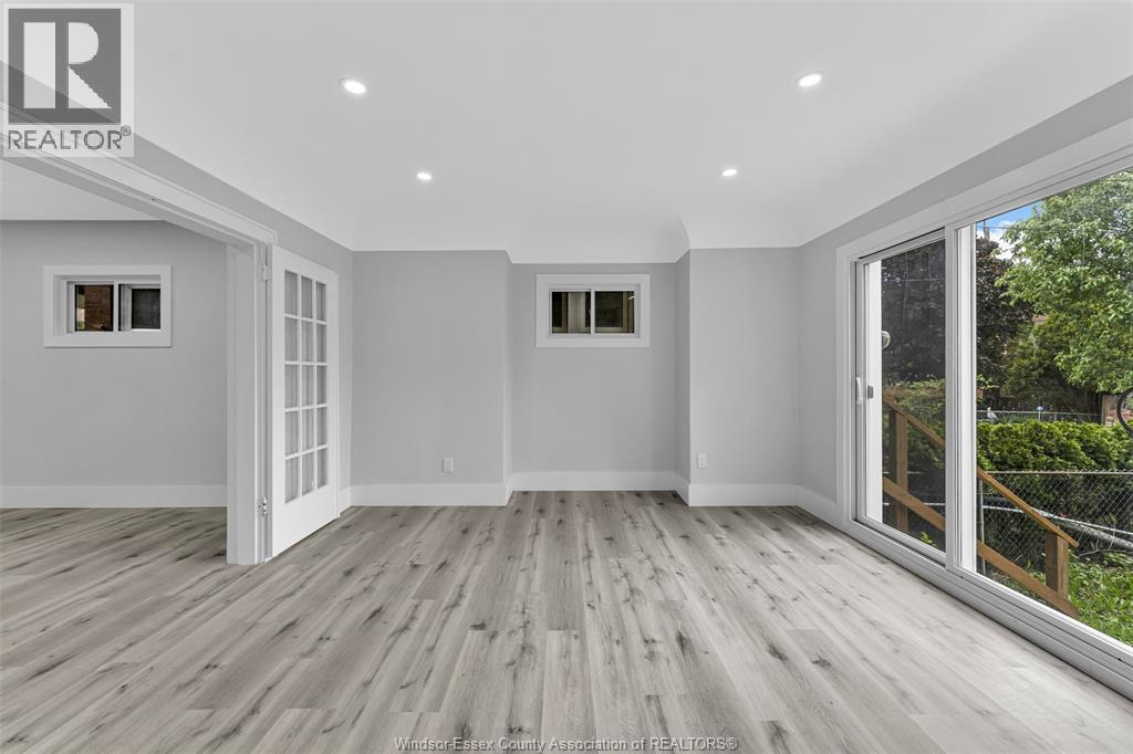 1525 Dougall, Windsor, ON - Indoor Photo Showing Other Room