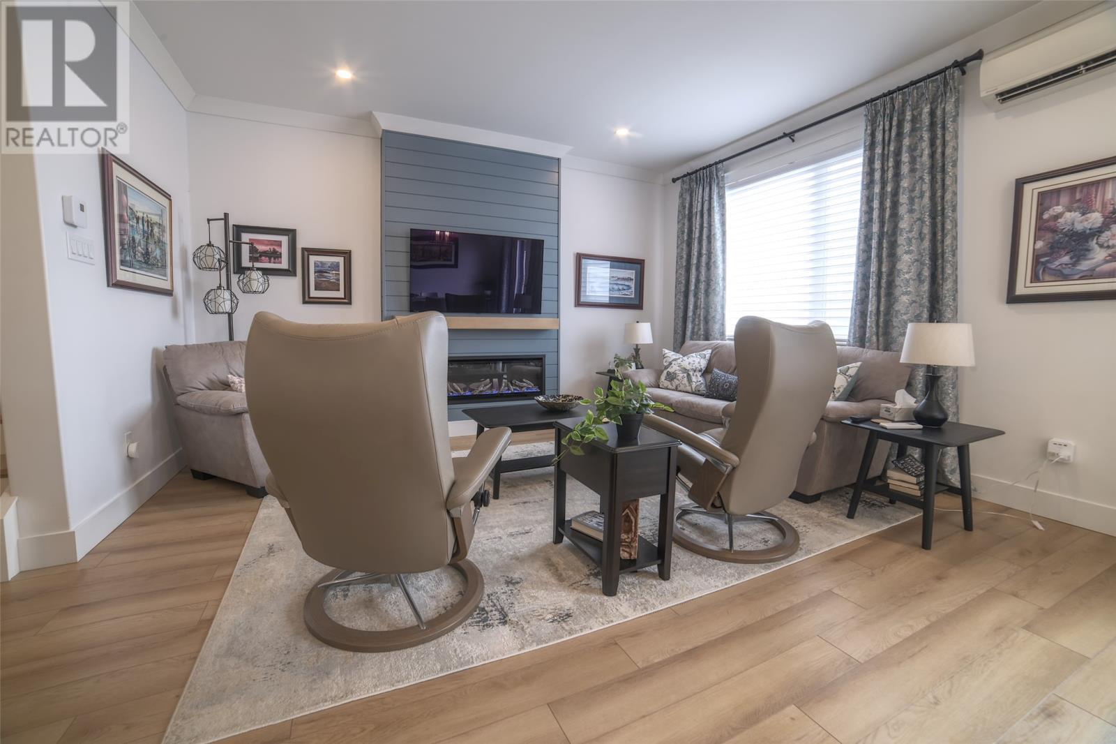35 Donegal Run, St. John’S, NL - Indoor With Fireplace