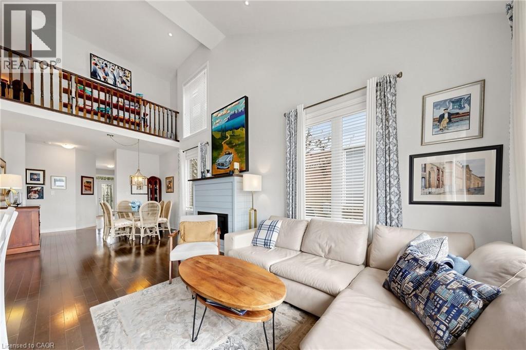 4176 Saunders Crescent, Burlington, ON - Indoor Photo Showing Living Room