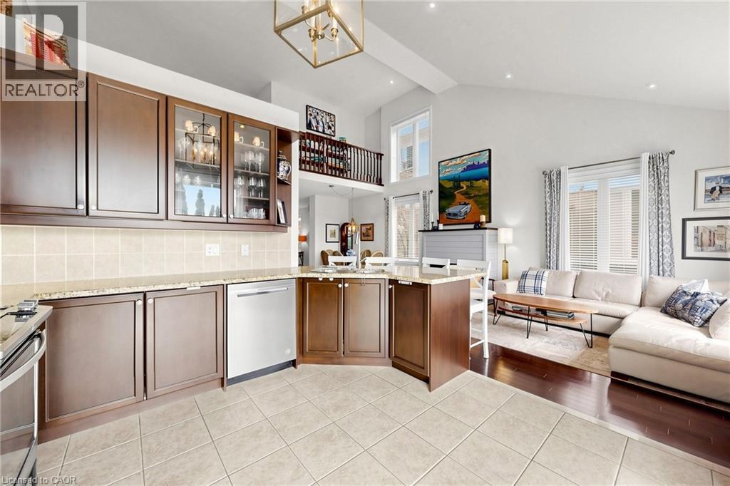 4176 Saunders Crescent, Burlington, ON - Indoor