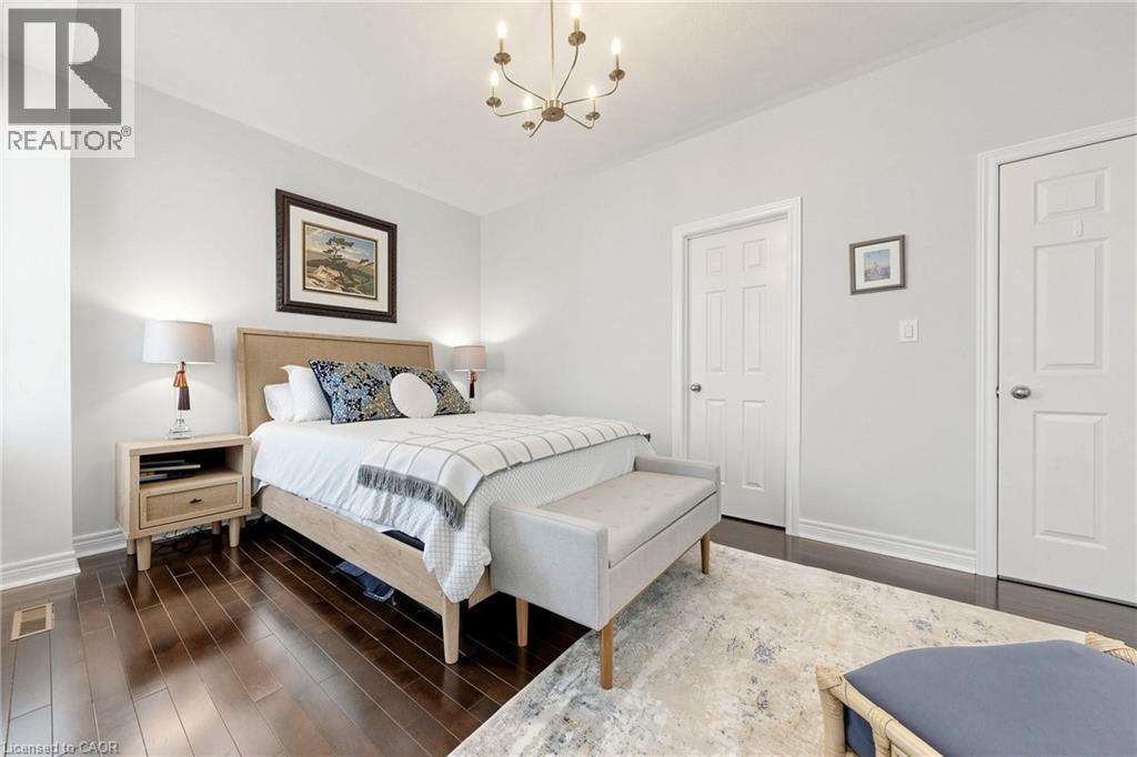 4176 Saunders Crescent, Burlington, ON - Indoor Photo Showing Bedroom