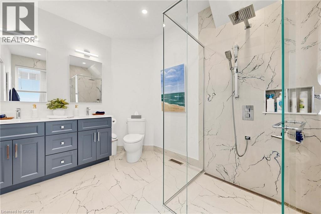 4176 Saunders Crescent, Burlington, ON - Indoor Photo Showing Bathroom