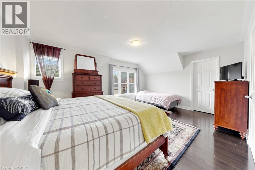 4176 Saunders Crescent, Burlington, ON - Indoor Photo Showing Bedroom