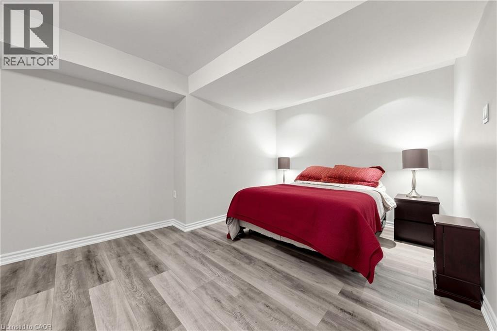 4176 Saunders Crescent, Burlington, ON - Indoor Photo Showing Bedroom