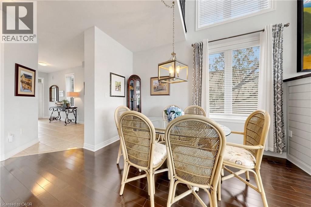 4176 Saunders Crescent, Burlington, ON - Indoor Photo Showing Dining Room
