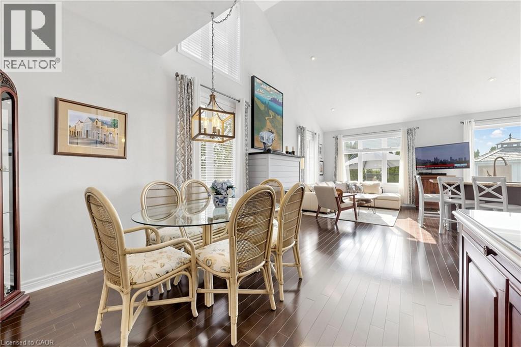 4176 Saunders Crescent, Burlington, ON - Indoor Photo Showing Dining Room