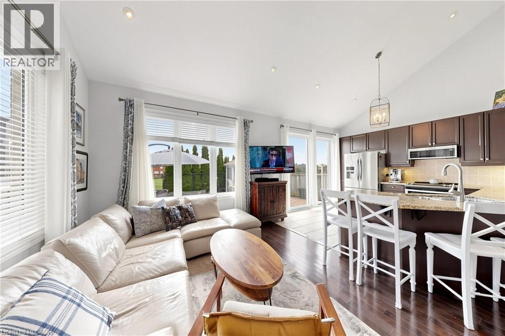 4176 Saunders Crescent, Burlington, ON - Indoor