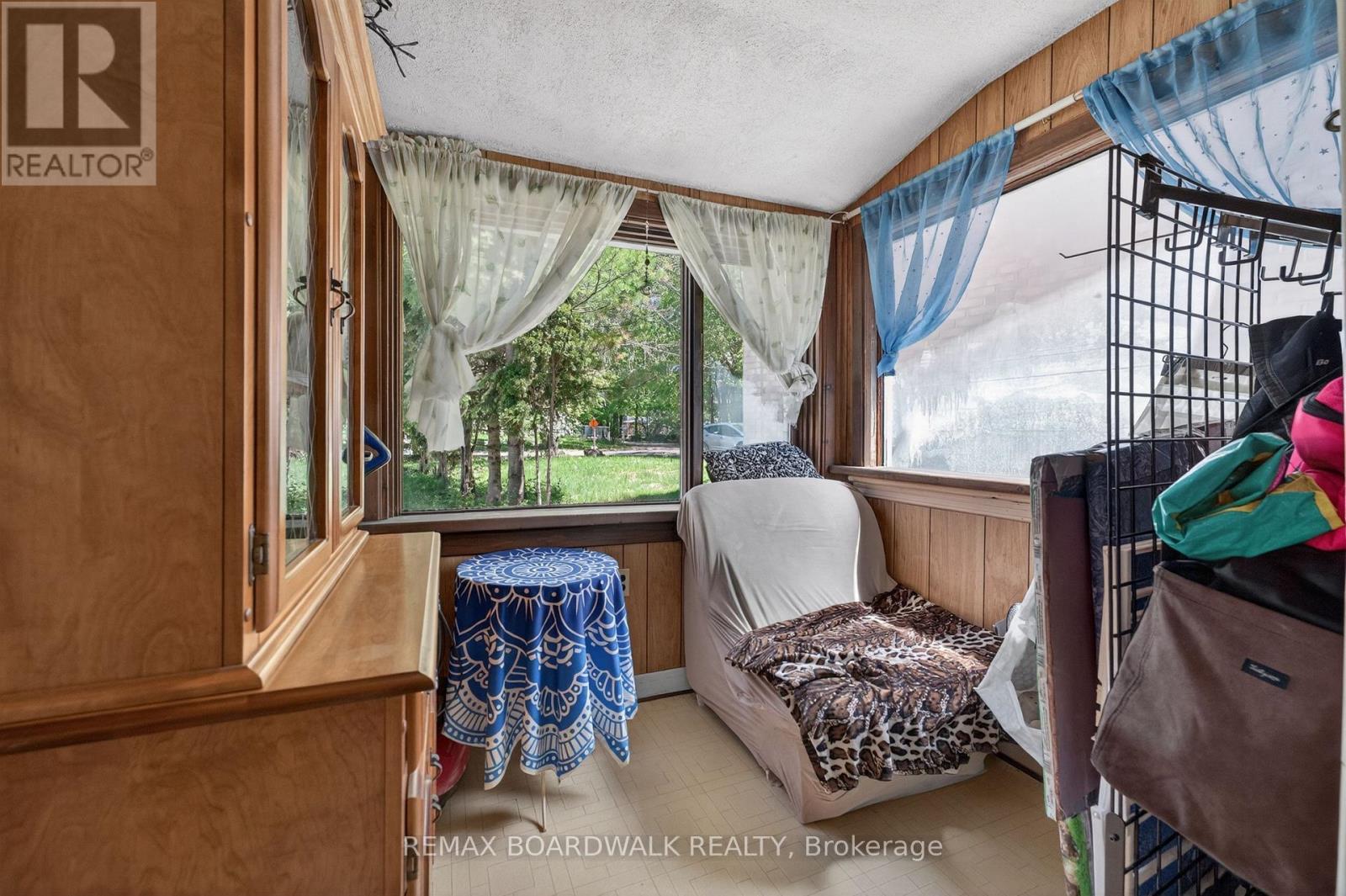 Main Floor Den w/Lg Windows - 92 Orvigale Road, Ottawa, ON - Photo Showing Other Room