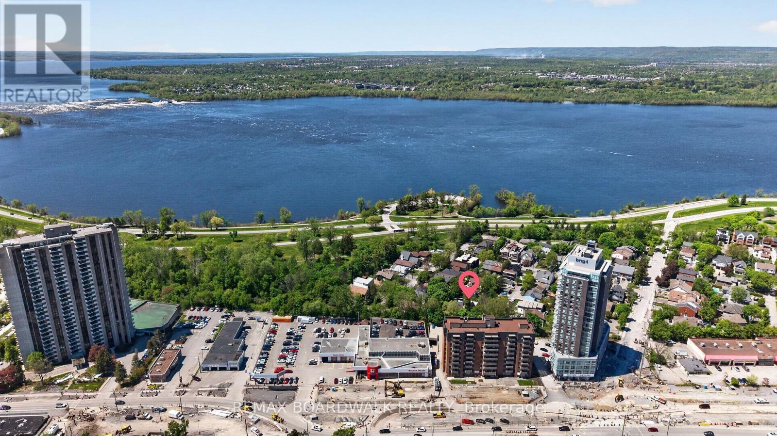 10 Min Bike Ride to Britannia Beach & Yacht Club - 92 Orvigale Road, Ottawa, ON - Outdoor With Body Of Water With View