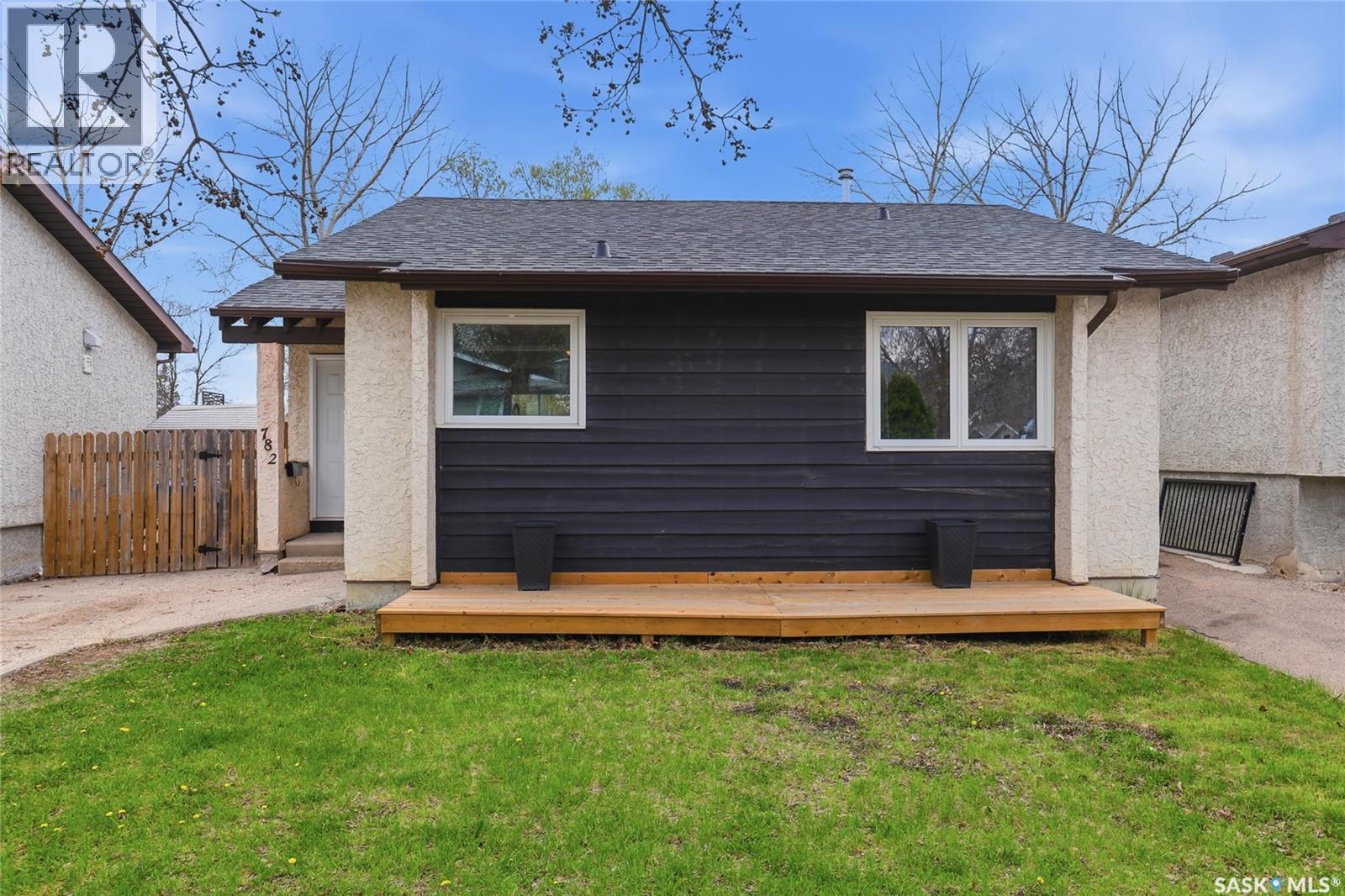 782 Hayworth Crescent N, Regina, SK - Outdoor