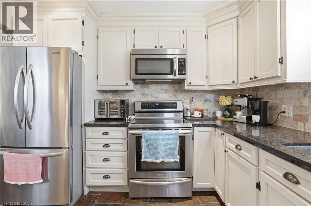 848 Upper Wellington Street, Hamilton, ON - Indoor Photo Showing Kitchen