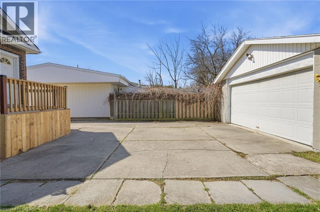848 Upper Wellington Street, Hamilton, ON - Outdoor With Exterior