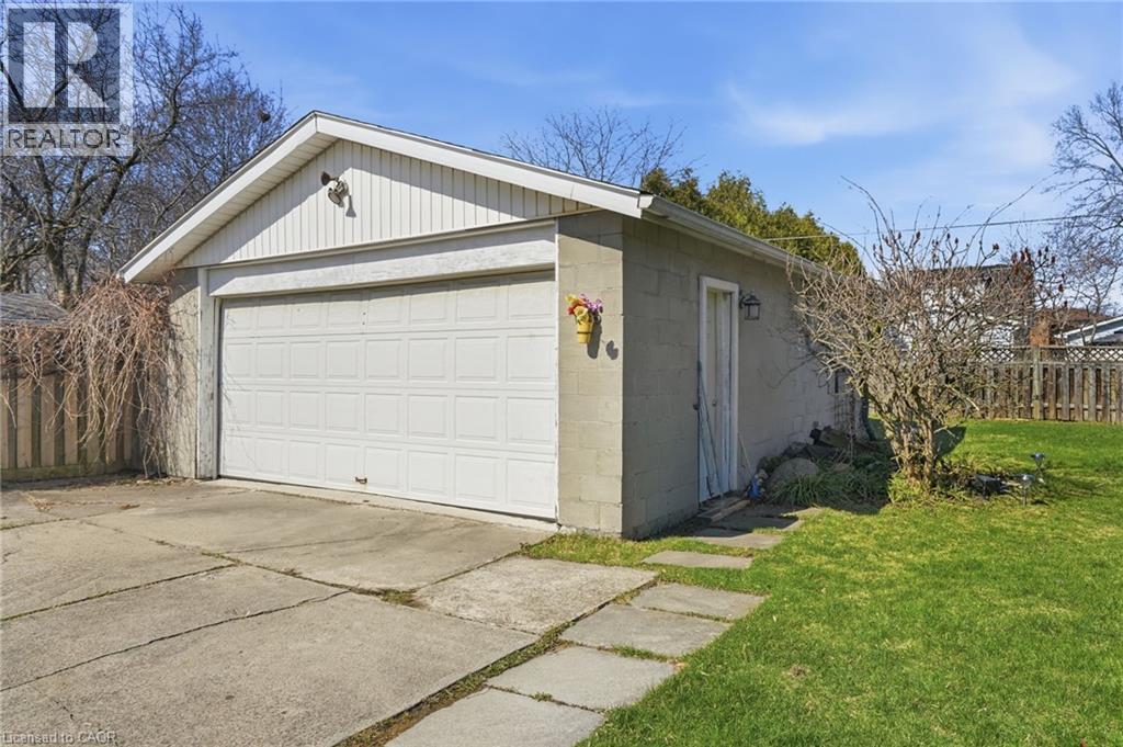 848 Upper Wellington Street, Hamilton, ON - Outdoor With Exterior